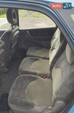 Минивэн Citroen Xsara Picasso 2000 в  фото 2 Минивэн Citroen Xsara Picasso 2000 в