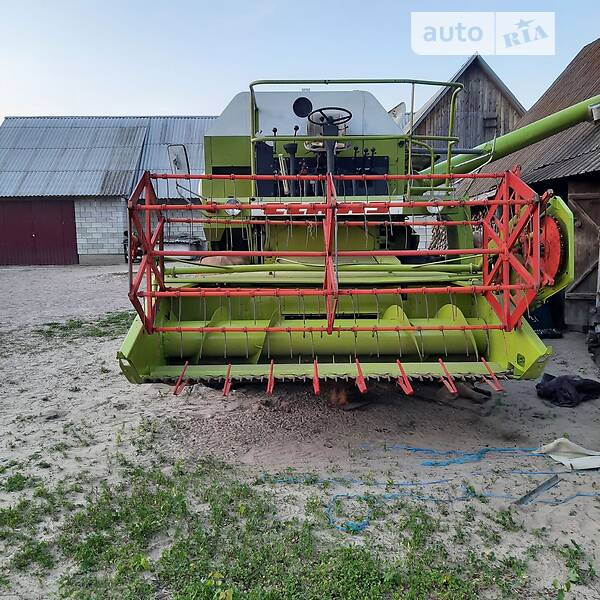 Claas Dominator 48