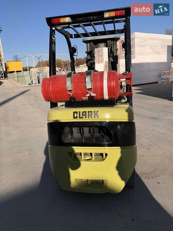 Вилочный погрузчик Clark C 2012 в Житомире