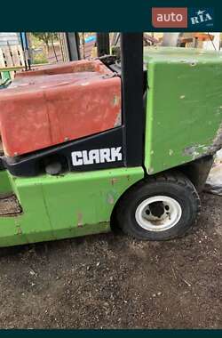 Вилочный погрузчик Clark CDP 1997 в 
