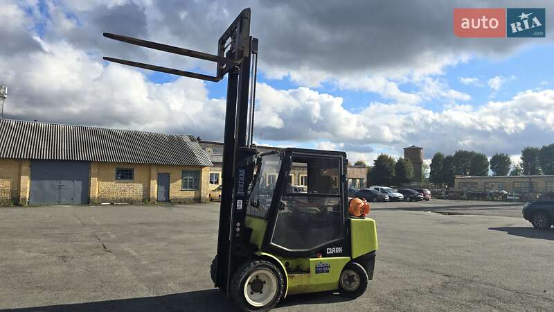 Вилочный погрузчик Clark CGP 1997 в Луцке