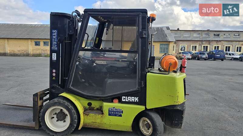 Вилочный погрузчик Clark CGP 1997 в Луцке