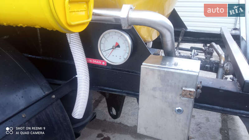 Цистерна Clayton Commercial S1 2002 в Житомире