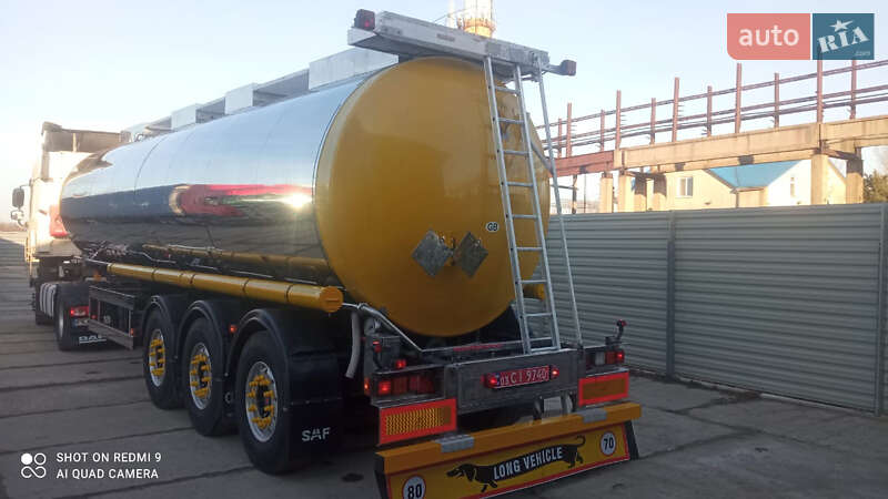 Цистерна Clayton Commercial S1 2002 в Житомире