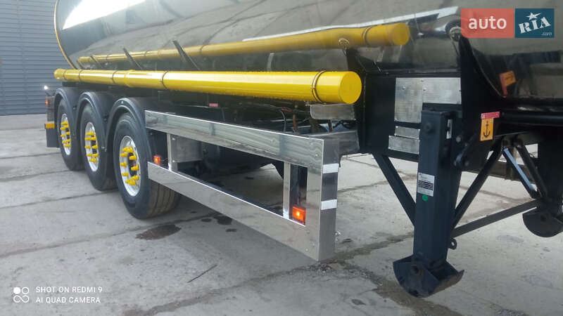 Цистерна Clayton Commercial S1 2002 в Житомире