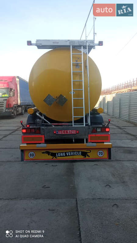 Цистерна Clayton Commercial S1 2002 в Житомирі