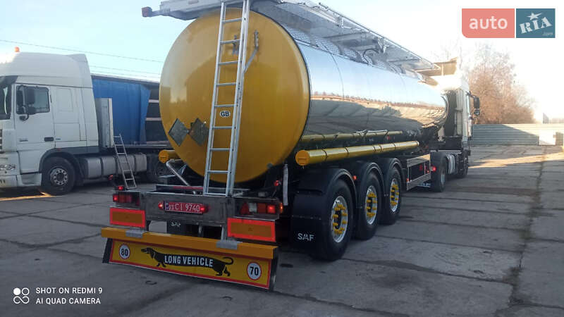Цистерна Clayton Commercial S1 2002 в Житомирі