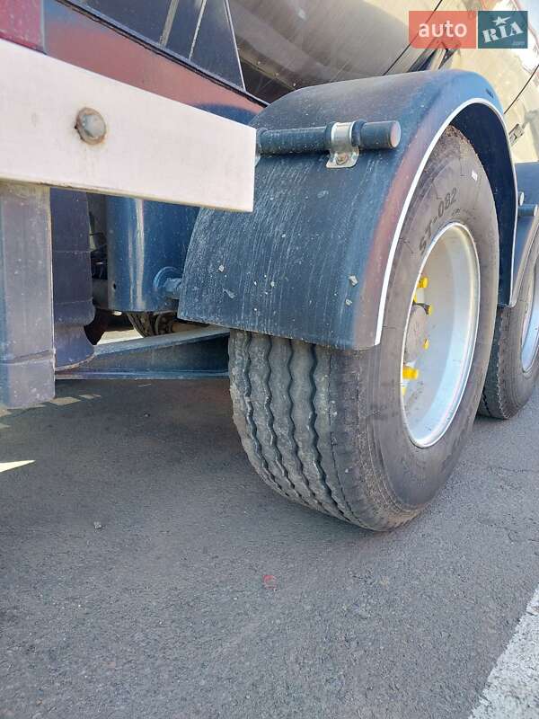 Цистерна напівпричіп Clayton СС 1990 в Одесі фото 2 Цистерна напівпричіп Clayton СС 1990 в Одесі