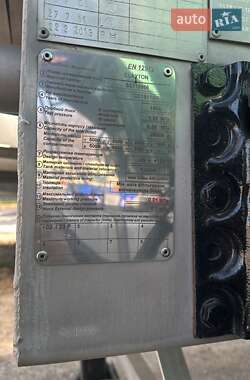 Цистерна полуприцеп Clayton СС 1994 в Одессе