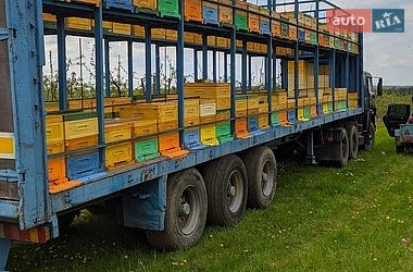 Бортовой полуприцеп Coder D3N34S 1993 в Тыврове