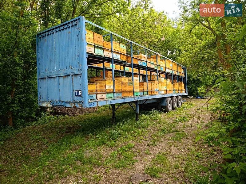 Бортовой полуприцеп Coder D3N34S 1993 в Тыврове