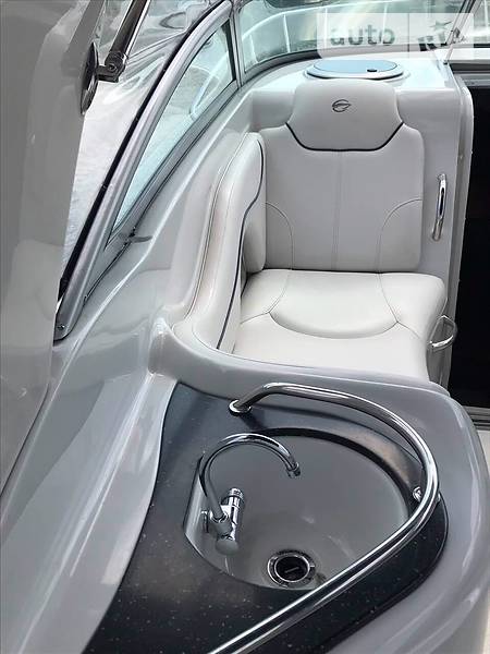 Моторная яхта Crownline CR 2008 в Киеве