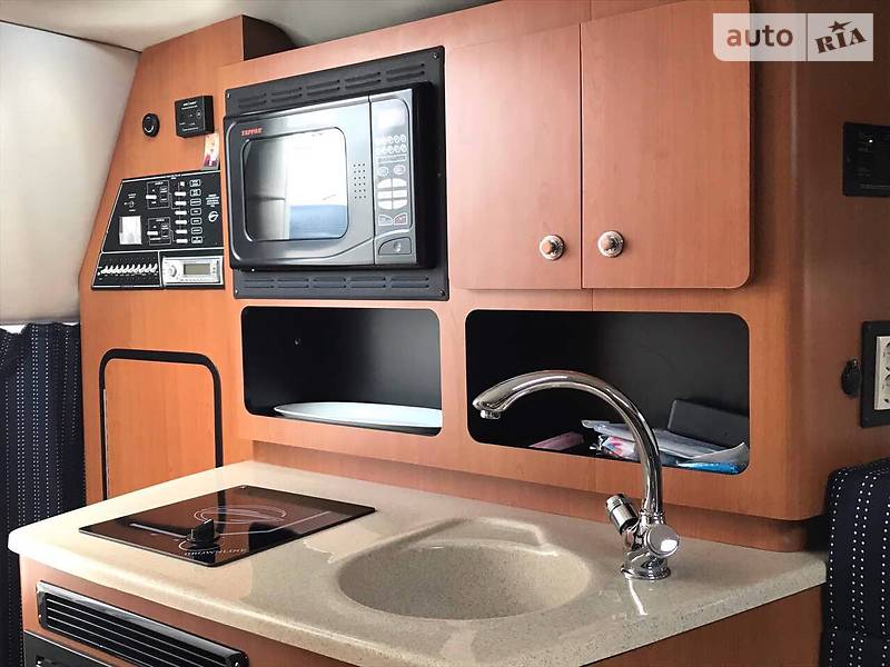 Моторная яхта Crownline CR 2008 в Киеве