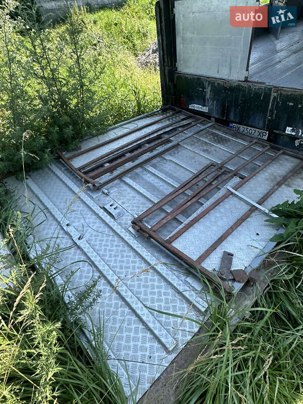 Для перевозки животных - полуприцеп CUPPERS LVO 1993 в Красилове