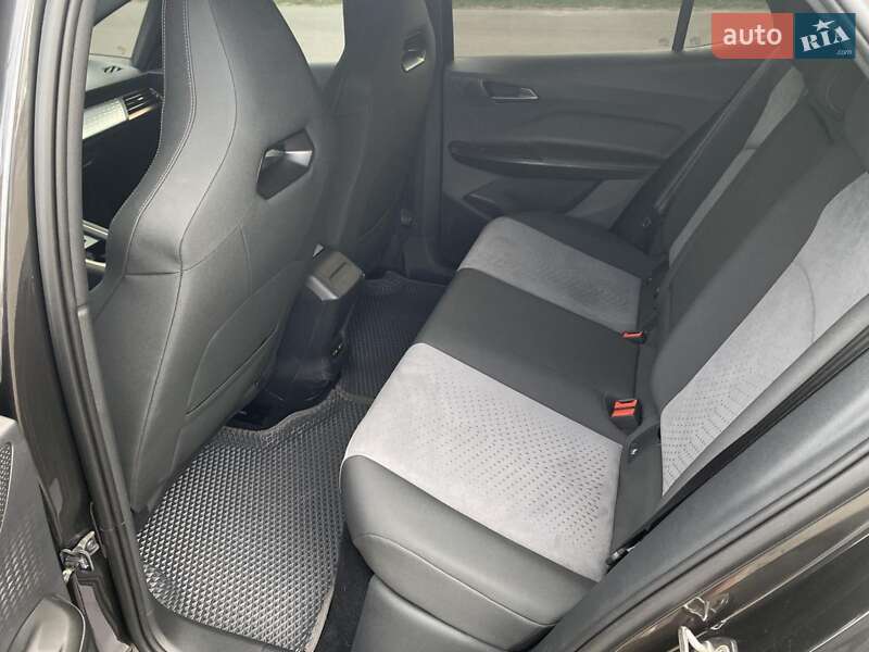 Хэтчбек Cupra Born 2023 в Киеве