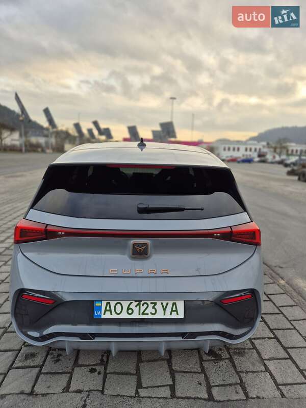 Хэтчбек Cupra Born 2024 в Мукачево