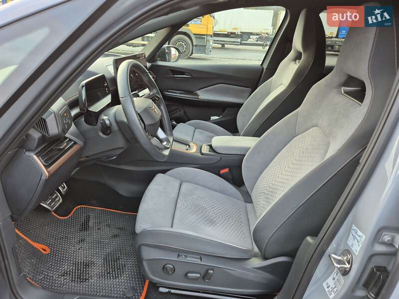 Хэтчбек Cupra Born 2024 в Мукачево