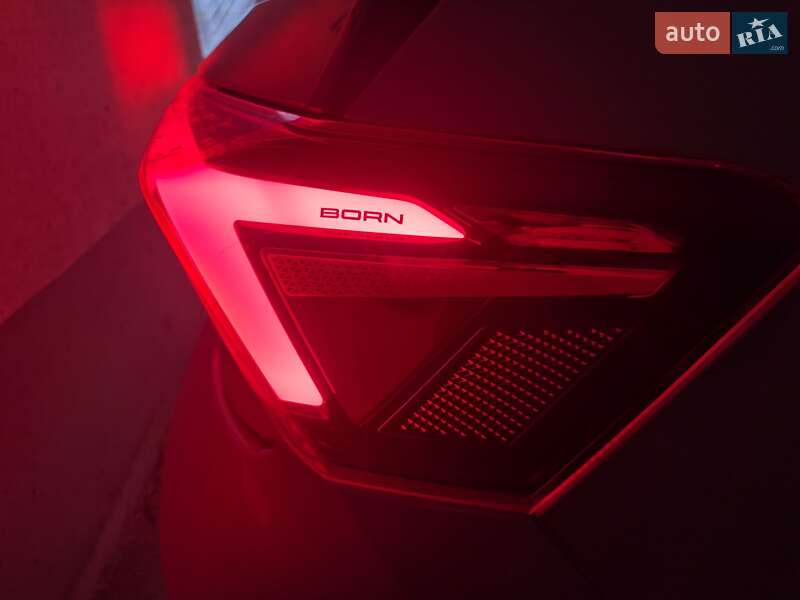 Хэтчбек Cupra Born 2024 в Мукачево