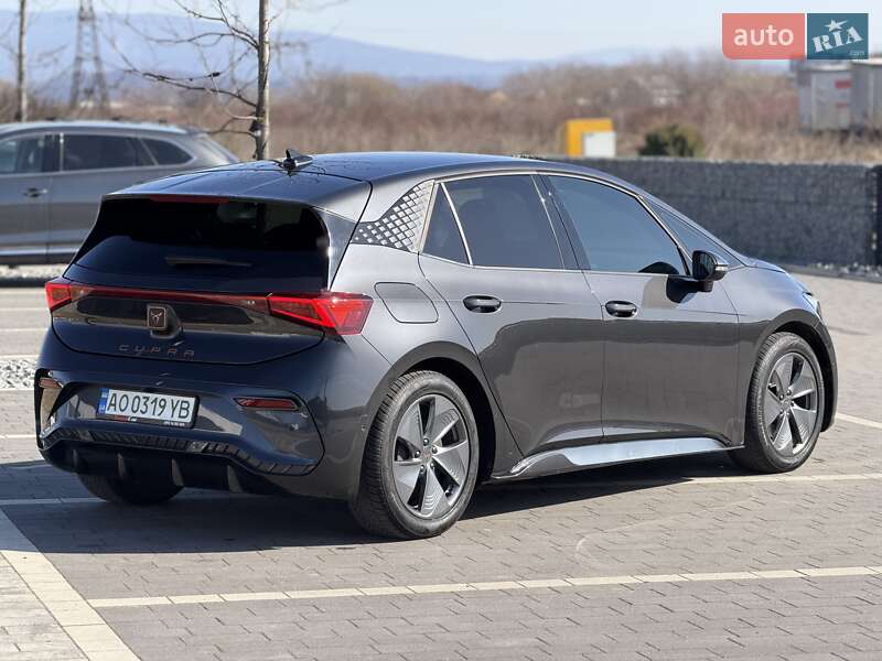 Хэтчбек Cupra Born 2022 в Мукачево