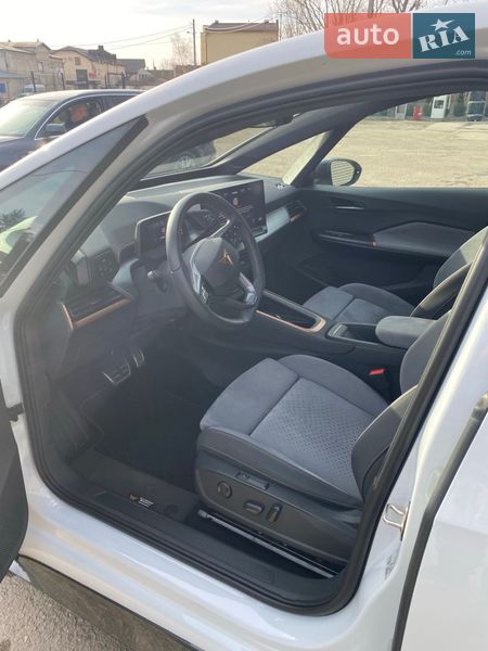 Хэтчбек Cupra Born 2023 в Тысменице