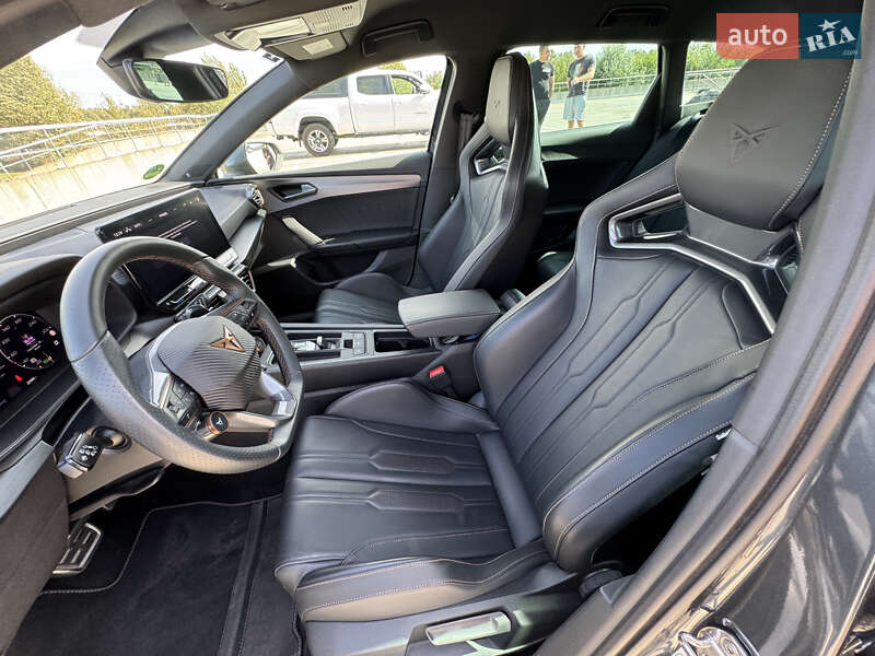 Универсал Cupra Leon Sportstourer 2023 в Киеве фото 17 Универсал Cupra Leon Sportstourer 2023 в Киеве