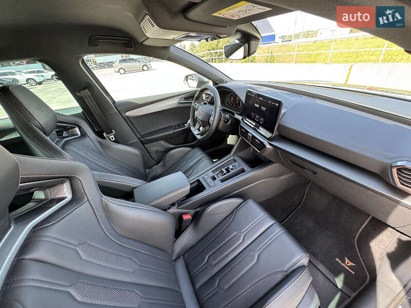 Универсал Cupra Leon Sportstourer 2023 в Киеве фото 41 Универсал Cupra Leon Sportstourer 2023 в Киеве