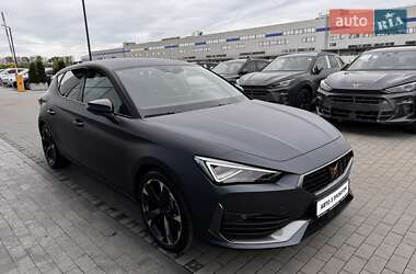 Хэтчбек Cupra Leon 2024 в 