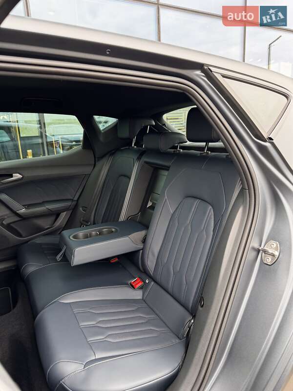 Хетчбек Cupra Leon 2024 в Києві фото 35 Хетчбек Cupra Leon 2024 в Києві