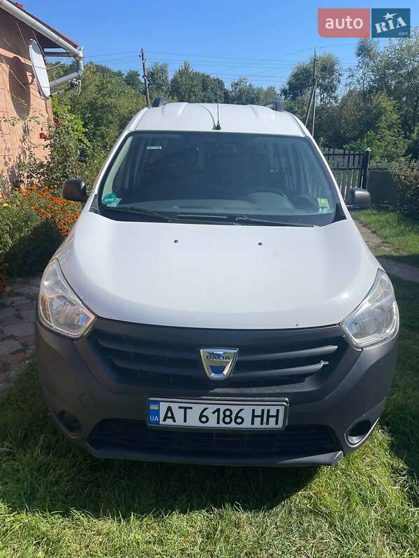 Минивэн Dacia Dokker 2014 в Коломые