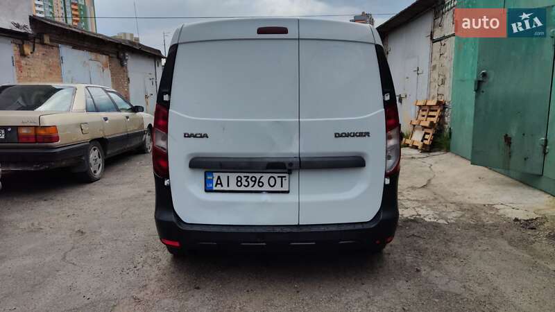 Грузовой фургон Dacia Dokker 2013 в Киеве