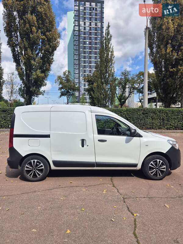 Грузопассажирский фургон Dacia Dokker 2016 в Киеве