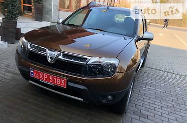 Позашляховик / Кросовер Dacia Duster 2011 в 