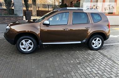 Позашляховик / Кросовер Dacia Duster 2011 в 