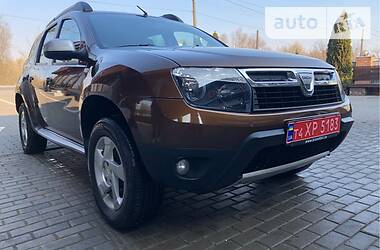 Позашляховик / Кросовер Dacia Duster 2011 в 