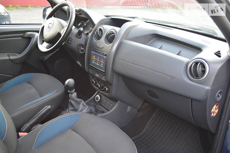 Позашляховик / Кросовер Dacia Duster 2015 в Луцьку