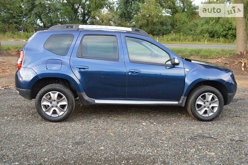 Позашляховик / Кросовер Dacia Duster 2015 в Луцьку