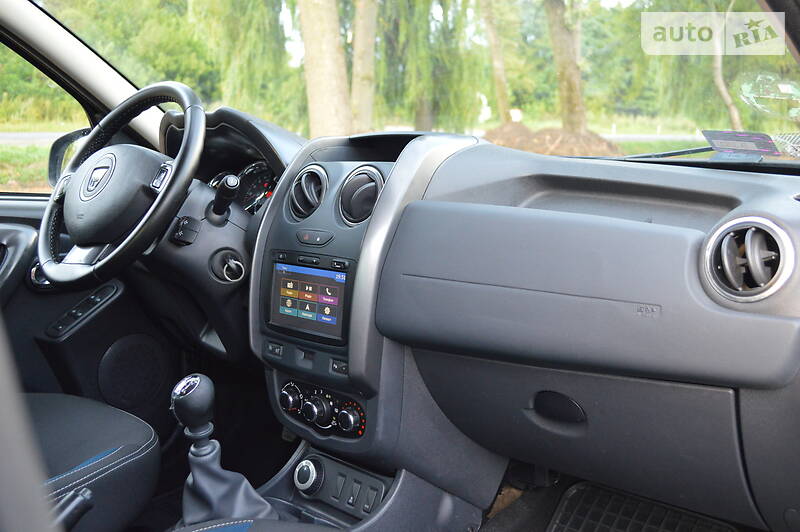 Позашляховик / Кросовер Dacia Duster 2015 в Луцьку