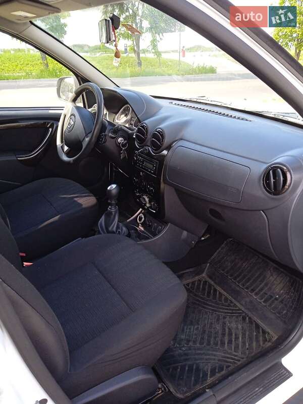 Позашляховик / Кросовер Dacia Duster 2011 в Рівному