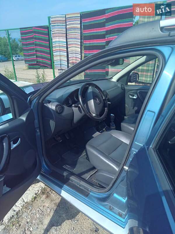 Позашляховик / Кросовер Dacia Duster 2011 в Ямполі