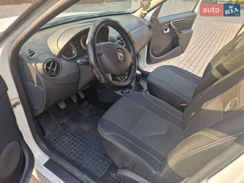 Позашляховик / Кросовер Dacia Duster 2011 в Тернополі