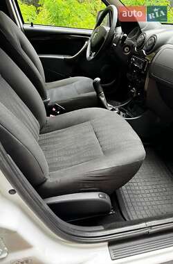 Внедорожник / Кроссовер Dacia Duster 2011 в 