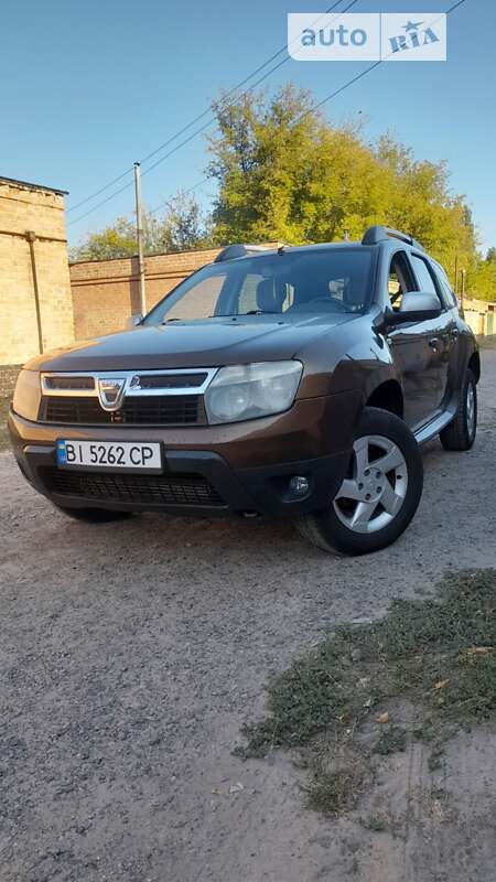 Позашляховик / Кросовер Dacia Duster 2011 в Полтаві