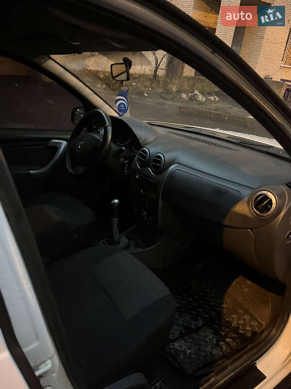 Позашляховик / Кросовер Dacia Duster 2012 в Сумах фото 4 Позашляховик / Кросовер Dacia Duster 2012 в Сумах