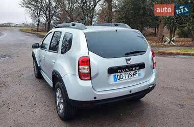 Позашляховик / Кросовер Dacia Duster 2015 в Дубні