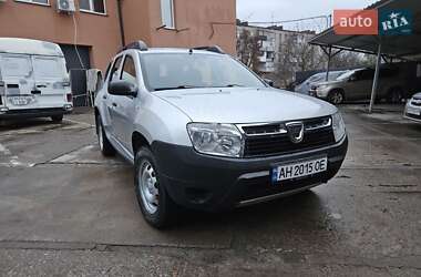 Позашляховик / Кросовер Dacia Duster 2011 в 