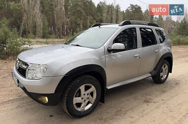 Позашляховик / Кросовер Dacia Duster 2010 в Охтирці