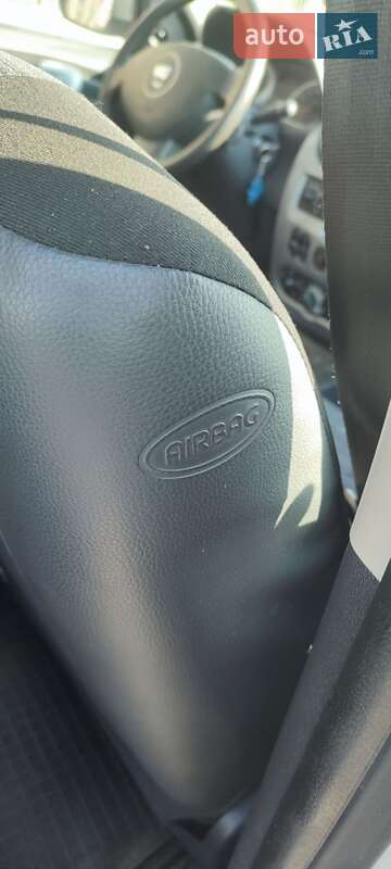 Позашляховик / Кросовер Dacia Duster 2011 в Тернополі