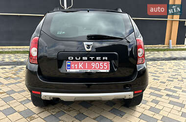 Позашляховик / Кросовер Dacia Duster 2012 в 