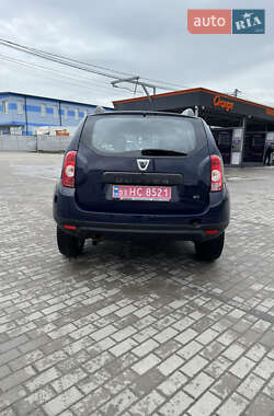 Позашляховик / Кросовер Dacia Duster 2011 в 