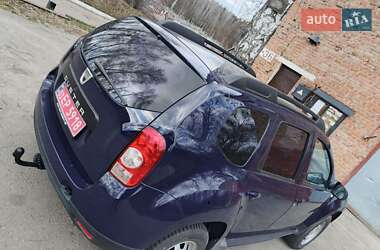 Позашляховик / Кросовер Dacia Duster 2012 в 